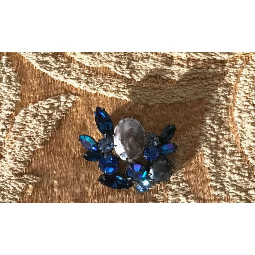 Vintage 50s Blue Rhinestone Brooch 1950s Regency Jewels Retro Glam Cocktail Pin